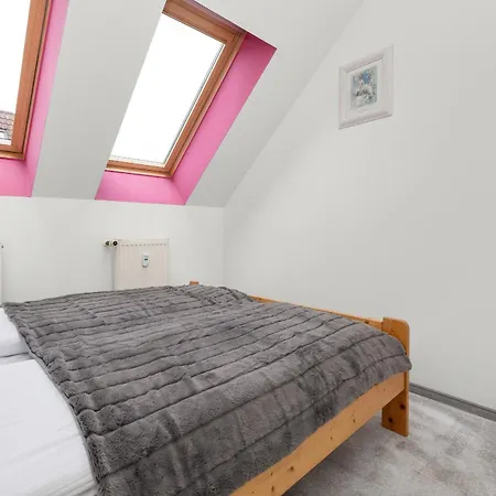 Centrum Ratuszowa Pink By Renters Kolobřeh